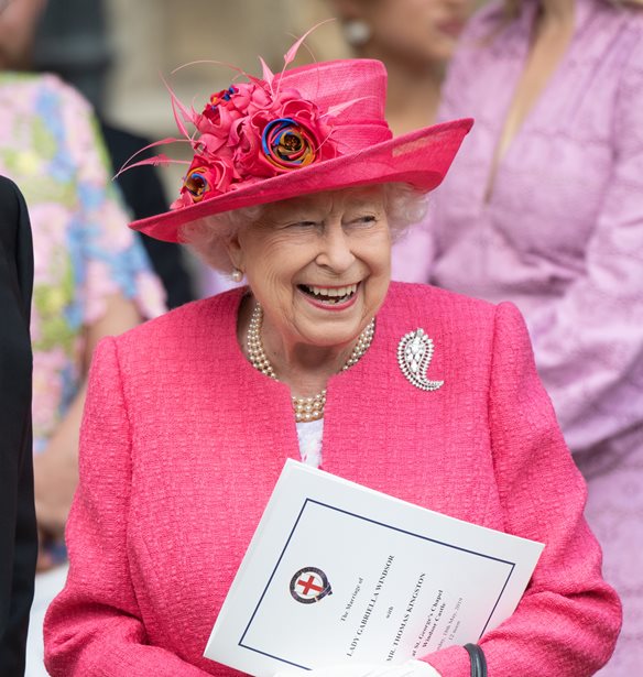 Royal chocolate cupcakes: &#x397; &#x3C3;&#x3C5;&#x3BD;&#x3C4;&#x3B1;&#x3B3;&#x3AE; &#x3B3;&#x3B9;&#x3B1; &#x3C4;&#x3B1; &#x3B3;&#x3B5;&#x3BD;&#x3AD;&#x3B8;&#x3BB;&#x3B9;&#x3B1; &#x3C4;&#x3B7;&#x3C2; &#x3B2;&#x3B1;&#x3C3;&#x3AF;&#x3BB;&#x3B9;&#x3C3;&#x3C3;&#x3B1;&#x3C2; &#x395;&#x3BB;&#x3B9;&#x3C3;&#x3AC;&#x3B2;&#x3B5;&#x3C4;