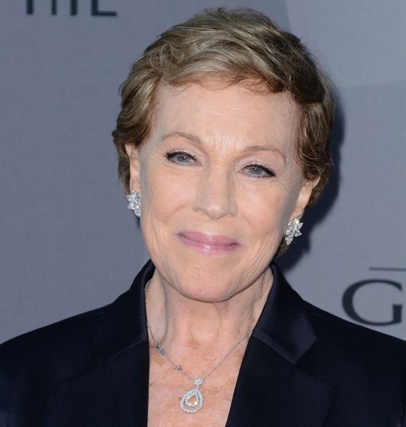 H Julie Andrews &#x3C0;&#x3B1;&#x3C1;&#x3B1;&#x3BB;&#x3AF;&#x3B3;&#x3BF; &#x3BD;&#x3B1; &#x3C3;&#x3BA;&#x3BF;&#x3C4;&#x3C9;&#x3B8;&#x3B5;&#x3AF; &#x3C3;&#x3C4;&#x3B1; &#x3B3;&#x3C5;&#x3C1;&#x3AF;&#x3C3;&#x3BC;&#x3B1;&#x3C4;&#x3B1; &#x3C4;&#x3B7;&#x3C2; Mary Poppins!
