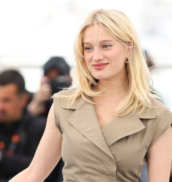 &#x3A4;&#x3BF; no makeup look &#x3C4;&#x3B7;&#x3C2; Nadia Tereszkiewicz &#x3C3;&#x3C4;&#x3B9;&#x3C2; &#x39A;&#x3AC;&#x3BD;&#x3BD;&#x3B5;&#x3C2;