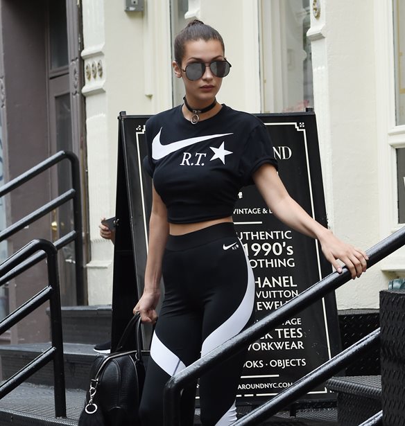 H Bella Hadid &#x3B5;&#x3AF;&#x3BD;&#x3B1;&#x3B9; &#x3C4;&#x3BF; &#x3BD;&#x3AD;&#x3BF; &#x3C0;&#x3C1;&#x3CC;&#x3C3;&#x3C9;&#x3C0;&#x3BF; &#x3C4;&#x3B7;&#x3C2; Nike