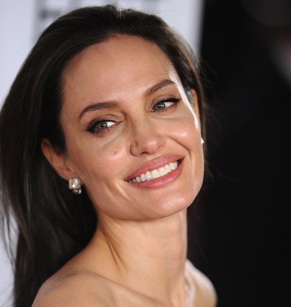 H Angelina Jolie &#x3B5;&#x3AF;&#x3BD;&#x3B1;&#x3B9; &#x3C4;&#x3BF; &#x3BD;&#x3AD;&#x3BF; &#x3C0;&#x3C1;&#x3CC;&#x3C3;&#x3C9;&#x3C0;&#x3BF; &#x3C4;&#x3B7;&#x3C2; Guerlain