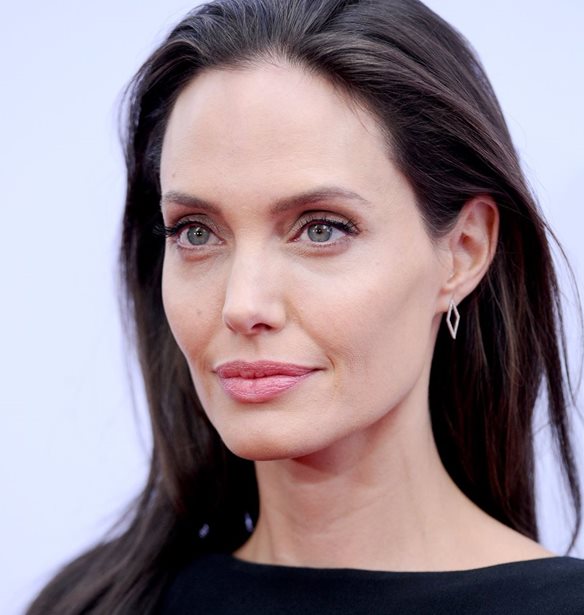 &#x397; Angelina Jolie &#x3C3;&#x3BA;&#x3B7;&#x3BD;&#x3BF;&#x3B8;&#x3B5;&#x3C4;&#x3B5;&#x3AF; &#x3BC;&#x3B9;&#x3B1; &#x3BD;&#x3AD;&#x3B1; &#x3C4;&#x3B1;&#x3B9;&#x3BD;&#x3AF;&#x3B1; &#x3B3;&#x3B9;&#x3B1; &#x3C4;&#x3BF; Netflix