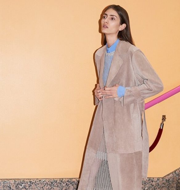 H Victoria Beckham &#x3C0;&#x3B1;&#x3C1;&#x3BF;&#x3C5;&#x3C3;&#x3AF;&#x3B1;&#x3C3;&#x3B5; &#x3C4;&#x3B7; Resort &#x3C3;&#x3C5;&#x3BB;&#x3BB;&#x3BF;&#x3B3;&#x3AE; &#x3C4;&#x3B7;&#x3C2; &#x3B3;&#x3B9;&#x3B1; &#x3C4;&#x3BF; 2018