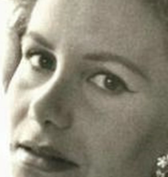&#x3A4;&#x3AF;&#x3BD;&#x3B1; &#x39B;&#x3B9;&#x3B2;&#x3B1;&#x3BD;&#x3BF;&#x3CD; | H &#x3BB;&#x3B1;&#x3BC;&#x3C0;&#x3B5;&#x3C1;&#x3AE; &#x3B6;&#x3C9;&#x3AE; &#x3C4;&#x3B7;&#x3C2; &#x395;&#x3BB;&#x3BB;&#x3B7;&#x3BD;&#x3AF;&#x3B4;&#x3B1;&#x3C2; &quot;Grace Kelly&quot;, &#x3BF;&#x3B9; &#x3B3;&#x3AC;&#x3BC;&#x3BF;&#x3B9; &#x3BC;&#x3B5; &#x3C4;&#x3BF;&#x3BD; &#x3A9;&#x3BD;&#x3AC;&#x3C3;&#x3B7; &#x3BA;&#x3B1;&#x3B9; &#x3C4;&#x3BF;&#x3BD; &#x39D;&#x3B9;&#x3AC;&#x3C1;&#x3C7;&#x3BF; &#x3BA;&#x3B1;&#x3B9; &#x3C4;&#x3BF; &#x3C4;&#x3C1;&#x3B1;&#x3B3;&#x3B9;&#x3BA;&#x3CC; &#x3C4;&#x3AD;&#x3BB;&#x3BF;&#x3C2;