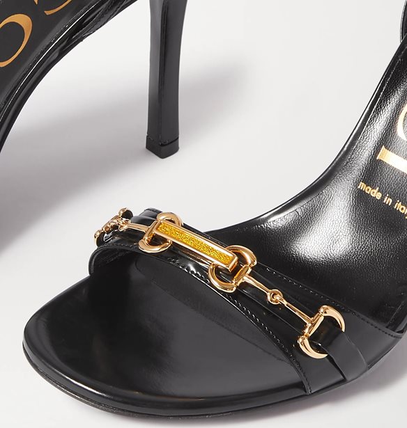 Ενίσχυσε τον ιταλικό Ερυθρό Σταυρό, αποκτώντας designer items