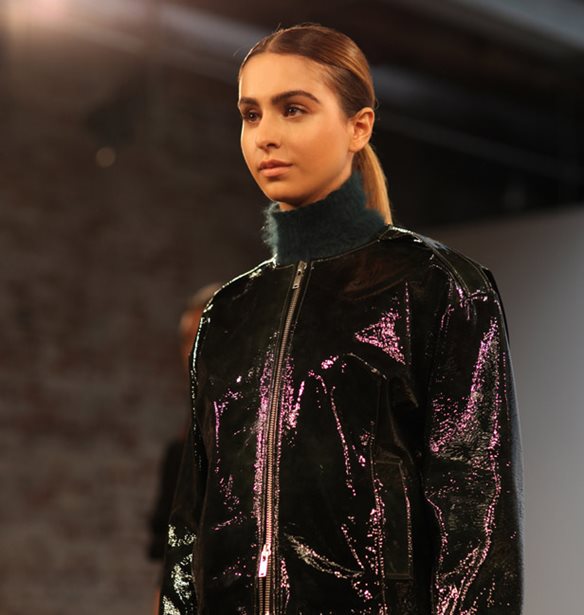 Lianna Perdis: &#x39C;&#x3B9;&#x3B1; &#x395;&#x3BB;&#x3BB;&#x3B7;&#x3BD;&#x3AF;&#x3B4;&#x3B1; &#x3C3;&#x3C4;&#x3B7;&#x3BD; &#x395;&#x3B2;&#x3B4;&#x3BF;&#x3BC;&#x3AC;&#x3B4;&#x3B1; &#x39C;&#x3CC;&#x3B4;&#x3B1;&#x3C2; &#x3C4;&#x3B7;&#x3C2; &#x39D;&#x3AD;&#x3B1;&#x3C2; &#x3A5;&#x3CC;&#x3C1;&#x3BA;&#x3B7;&#x3C2;!