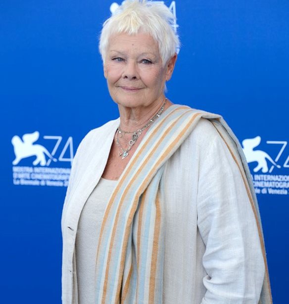 &#x397; Judi Dench &#x3C7;&#x3BF;&#x3C1;&#x3B5;&#x3CD;&#x3B5;&#x3B9; &#x3C3;&#x3C4;&#x3BF; TikTok &#x3BC;&#x3B1;&#x3B6;&#x3AF; &#x3BC;&#x3B5; &#x3C4;&#x3B7;&#x3BD; &#x3BA;&#x3CC;&#x3C1;&#x3B7; &#x3BA;&#x3B1;&#x3B9; &#x3C4;&#x3BF;&#x3BD; &#x3B5;&#x3B3;&#x3B3;&#x3BF;&#x3BD;&#x3CC; &#x3C4;&#x3B7;&#x3C2;