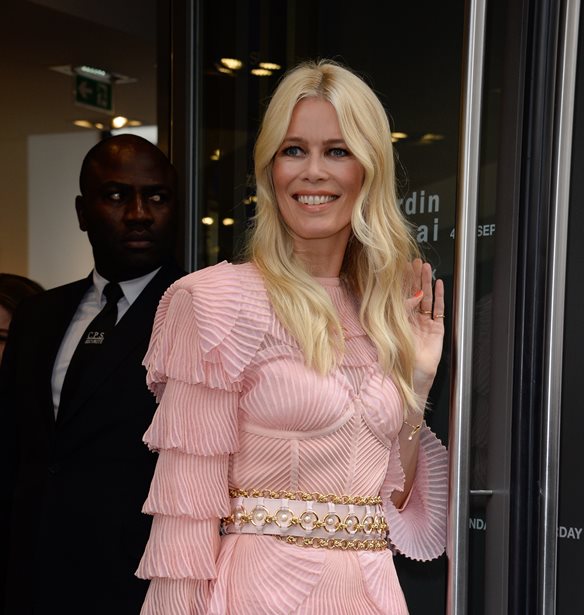 &#x397; Claudia Schiffer &#x3B5;&#x3CD;&#x3C7;&#x3B5;&#x3C4;&#x3B1;&#x3B9; &#x3C3;&#x3C4;&#x3B7;&#x3BD; Christy Turlington &#x3BC;&#x3B5; &#x3BC;&#x3AF;&#x3B1; vintage &#x3C6;&#x3C9;&#x3C4;&#x3BF;&#x3B3;&#x3C1;&#x3B1;&#x3C6;&#x3AF;&#x3B1;