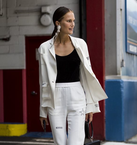 Πώς να φορέσεις το μαγιό σου το φθινόπωρο 2019 | 5 stylish σύνολα