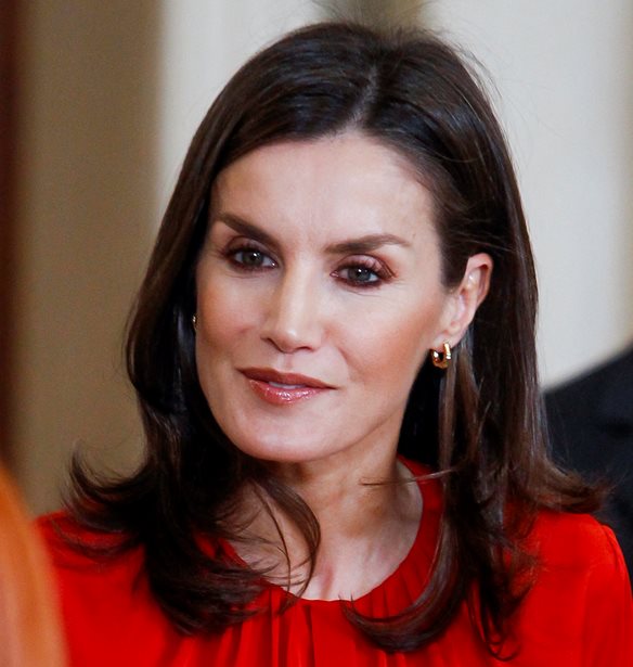 Η βασίλισσα Letizia έκανε τον συνδυασμό που λατρεύουμε κάθε χειμώνα