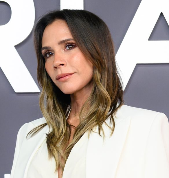 Victoria Beckham | Ποζάρει με την μικρότερη αδερφή της και όλοι μιλούν για την ομοιότητά τους