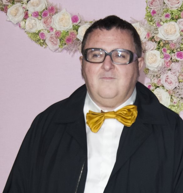 &#x3A0;&#x3AD;&#x3B8;&#x3B1;&#x3BD;&#x3B5; &#x3BF; &#x3C3;&#x3C7;&#x3B5;&#x3B4;&#x3B9;&#x3B1;&#x3C3;&#x3C4;&#x3AE;&#x3C2; Alber Elbaz