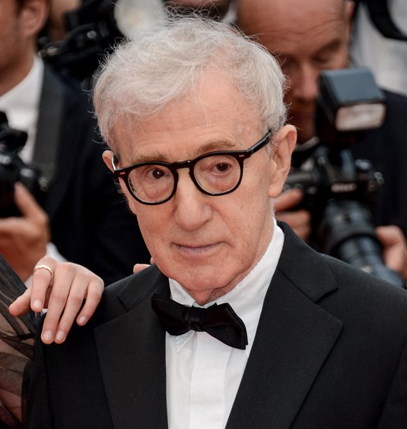 Woody Allen | &#x391;&#x3C0;&#x3BF;&#x3C3;&#x3CD;&#x3C1;&#x3B5;&#x3C4;&#x3B1;&#x3B9; &#x3B1;&#x3C0;&#x3CC; &#x3C4;&#x3BF;&#x3BD; &#x3BA;&#x3B9;&#x3BD;&#x3B7;&#x3BC;&#x3B1;&#x3C4;&#x3BF;&#x3B3;&#x3C1;&#x3AC;&#x3C6;&#x3BF;;