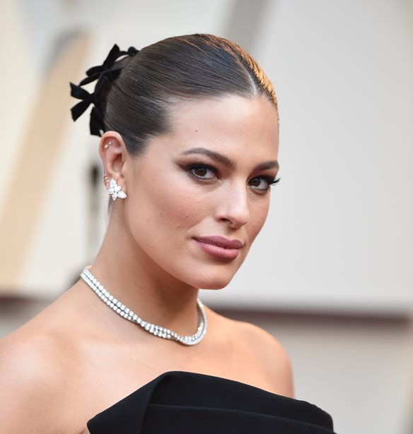 &#x397; Ashley Graham &#x3B5;&#x3AF;&#x3BD;&#x3B1;&#x3B9; &#x3C0;&#x3B5;&#x3C1;&#x3AE;&#x3C6;&#x3B1;&#x3BD;&#x3B7; &#x3B3;&#x3B9;&#x3B1; &#x3C4;&#x3B9;&#x3C2; &#x3C1;&#x3B1;&#x3B3;&#x3AC;&#x3B4;&#x3B5;&#x3C2; &#x3C4;&#x3B7;&#x3C2;