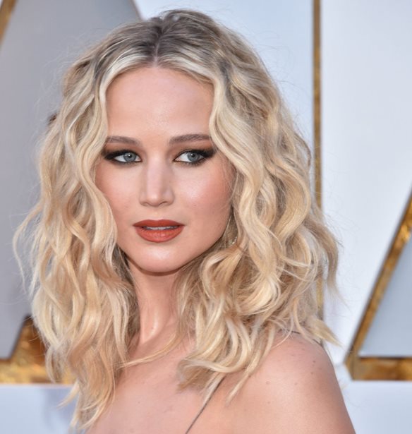 &#x397; Jennifer Lawrence &#x3BC;&#x3B9;&#x3BB;&#x3AC;&#x3B5;&#x3B9; &#x3C0;&#x3C1;&#x3CE;&#x3C4;&#x3B7; &#x3C6;&#x3BF;&#x3C1;&#x3AC; &#x3B3;&#x3B9;&#x3B1; &#x3C4;&#x3BF;&#x3BD; &#x3BC;&#x3AD;&#x3BB;&#x3BB;&#x3BF;&#x3BD;&#x3C4;&#x3B1; &#x3C3;&#x3CD;&#x3B6;&#x3C5;&#x3B3;&#x3CC; &#x3C4;&#x3B7;&#x3C2;