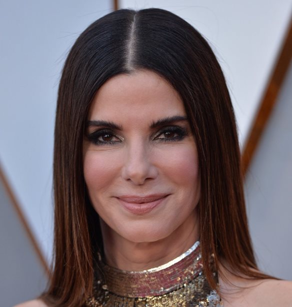 Sandra Bullock | &#x3A4;&#x3BF; &quot;&#x3B5;&#x3C5;&#x3C7;&#x3B1;&#x3C1;&#x3B9;&#x3C3;&#x3C4;&#x3CE;&quot; &#x3C0;&#x3BF;&#x3C5; &#x3B1;&#x3B9;&#x3C3;&#x3B8;&#x3AC;&#x3BD;&#x3B5;&#x3C4;&#x3B1;&#x3B9; &#x3CC;&#x3C4;&#x3B9; &#x3C7;&#x3C1;&#x3C9;&#x3C3;&#x3C4;&#x3AC;&#x3B5;&#x3B9; &#x3BC;&#x3B5;&#x3C4;&#x3AC; &#x3C4;&#x3BF;&#x3BD; &#x3B8;&#x3AC;&#x3BD;&#x3B1;&#x3C4;&#x3BF; &#x3C4;&#x3BF;&#x3C5; &#x3C3;&#x3C5;&#x3BD;&#x3C4;&#x3C1;&#x3CC;&#x3C6;&#x3BF;&#x3C5; &#x3C4;&#x3B7;&#x3C2;