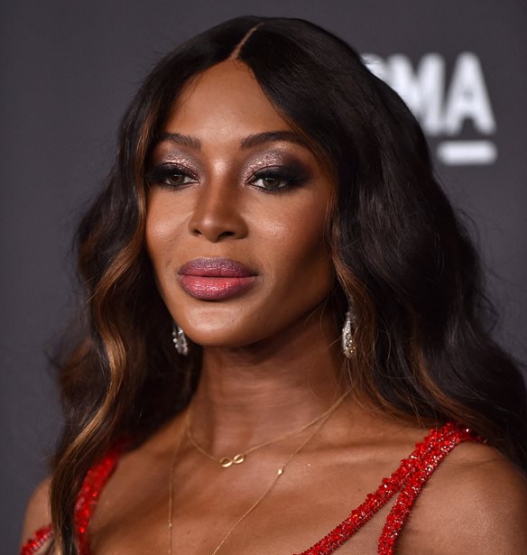 &#x397; Naomi Campbell &#x3B4;&#x3C9;&#x3C1;&#x3AF;&#x3B6;&#x3B5;&#x3B9; &#x3B3;&#x3B5;&#x3CD;&#x3BC;&#x3B1;&#x3C4;&#x3B1; &#x3C3;&#x3B5; &#x3BD;&#x3BF;&#x3C3;&#x3BF;&#x3BA;&#x3BF;&#x3BC;&#x3B5;&#x3AF;&#x3B1;