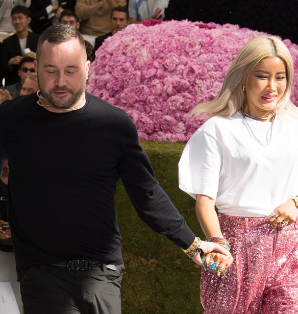 &#x391;&#x3BD;&#x3B1;&#x3BA;&#x3BF;&#x3B9;&#x3BD;&#x3CE;&#x3B8;&#x3B7;&#x3BA;&#x3B5; &#x3BF; &#x3B4;&#x3B9;&#x3AC;&#x3B4;&#x3BF;&#x3C7;&#x3BF;&#x3C2; &#x3C4;&#x3BF;&#x3C5; Kard Lagerfeld &#x3C3;&#x3C4;&#x3BF;&#x3BD; &#x3BF;&#x3AF;&#x3BA;&#x3BF; Fendi