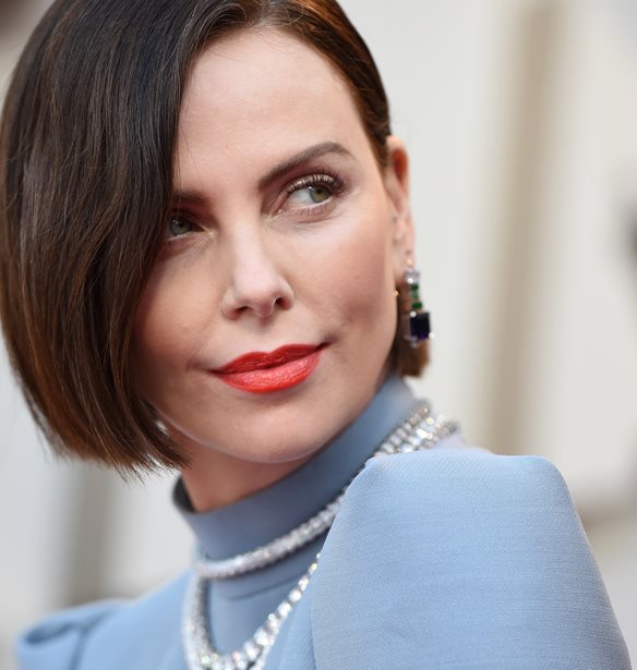 &#x397; Charlize Theron &#x3B5;&#x3AF;&#x3BD;&#x3B1;&#x3B9; cool &#x3BA;&#x3B1;&#x3B9; &#x3B1;&#x3C5;&#x3C4;&#x3AE; &#x3B7; &#x3C6;&#x3C9;&#x3C4;&#x3BF;&#x3B3;&#x3C1;&#x3B1;&#x3C6;&#x3AF;&#x3B1; &#x3C4;&#x3BF; &#x3B1;&#x3C0;&#x3BF;&#x3B4;&#x3B5;&#x3B9;&#x3BA;&#x3BD;&#x3CD;&#x3B5;&#x3B9;