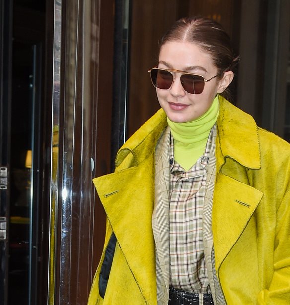 Πώς να φορέσεις την καμπαρντίνα σου φέτος την άνοιξη