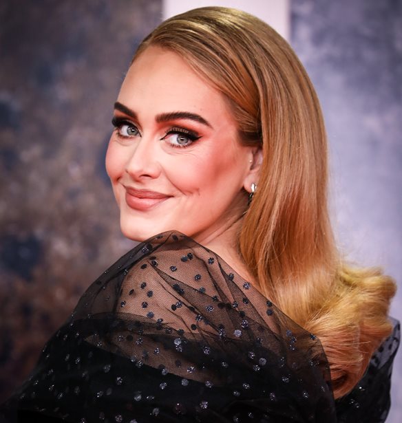 Adele | &#x3A4;&#x3BF; &#x3C3;&#x3C7;&#x3CC;&#x3BB;&#x3B9;&#x3BF; &#x3C0;&#x3BF;&#x3C5; &#x3AD;&#x3BA;&#x3B1;&#x3BD;&#x3B5; &#x3B3;&#x3B9;&#x3B1; &#x3C4;&#x3BF;&#x3BD; &#x3C7;&#x3C9;&#x3C1;&#x3B9;&#x3C3;&#x3BC;&#x3CC; &#x3C4;&#x3B7;&#x3C2; Shakira &#x3BC;&#x3B5; &#x3C4;&#x3BF;&#x3BD; Gerard Pique &#x3BA;&#x3B1;&#x3C4;&#x3AC; &#x3C4;&#x3B7; &#x3B4;&#x3B9;&#x3AC;&#x3C1;&#x3BA;&#x3B5;&#x3B9;&#x3B1; &#x3C4;&#x3B7;&#x3C2; &#x3C3;&#x3C5;&#x3BD;&#x3B1;&#x3C5;&#x3BB;&#x3AF;&#x3B1;&#x3C2; &#x3C4;&#x3B7;&#x3C2;