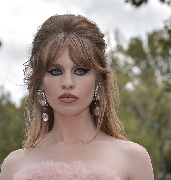 Ivy Getty | T&#x3BF; &#x3BE;&#x3B5;&#x3C7;&#x3C9;&#x3C1;&#x3B9;&#x3C3;&#x3C4;&#x3CC; &#x3BD;&#x3C5;&#x3C6;&#x3B9;&#x3BA;&#x3CC; &#x3BA;&#x3B1;&#x3B9; &#x3BF; &#x3C0;&#x3BF;&#x3BB;&#x3C5;&#x3C4;&#x3B5;&#x3BB;&#x3AE;&#x3C2; &#x3B3;&#x3AC;&#x3BC;&#x3BF;&#x3C2; &#x3C4;&#x3B7;&#x3C2; &#x3B4;&#x3B9;&#x3C3;&#x3B5;&#x3BA;&#x3B1;&#x3C4;&#x3BF;&#x3BC;&#x3BC;&#x3C5;&#x3C1;&#x3B9;&#x3BF;&#x3CD;&#x3C7;&#x3BF;&#x3C5; &#x3BA;&#x3BB;&#x3B7;&#x3C1;&#x3BF;&#x3BD;&#x3CC;&#x3BC;&#x3BF;&#x3C5; &#x3BC;&#x3B5; &#x3C4;&#x3BF;&#x3BD; &#x3C6;&#x3C9;&#x3C4;&#x3BF;&#x3B3;&#x3C1;&#x3AC;&#x3C6;&#x3BF; Tobias Engel