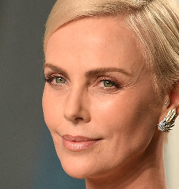 Charlize Theron: &quot;&#x39D;&#x3B9;&#x3CE;&#x3B8;&#x3C9; &#x3B5;&#x3BA;&#x3C4;&#x3CC;&#x3C2; &#x3C0;&#x3B1;&#x3B9;&#x3C7;&#x3BD;&#x3B9;&#x3B4;&#x3B9;&#x3BF;&#x3CD;&quot;