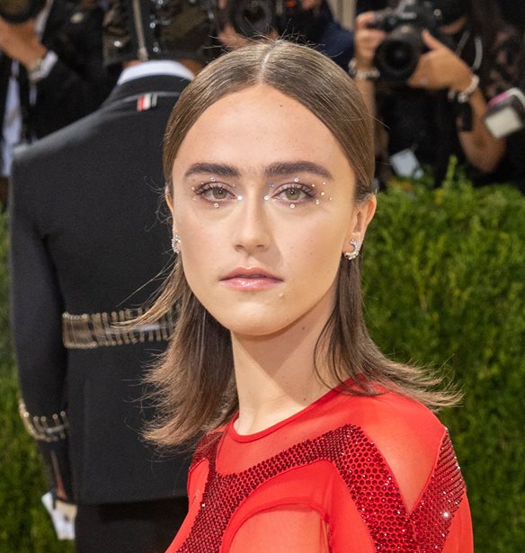 Ella Emhoff | &#x39A;&#x3B1;&#x3C4;&#x3B1;&#x3BB;&#x3B1;&#x3B2;&#x3B1;&#x3AF;&#x3BD;&#x3BF;&#x3C5;&#x3BC;&#x3B5; &#x3B1;&#x3C0;&#x3CC;&#x3BB;&#x3C5;&#x3C4;&#x3B1; &#x3B3;&#x3B9;&#x3B1;&#x3C4;&#x3AF; &#x3B8;&#x3B5;&#x3C9;&#x3C1;&#x3B5;&#x3AF;&#x3C4;&#x3B1;&#x3B9; &#x3AD;&#x3BD;&#x3B1; &#x3B1;&#x3C0;&#x3CC; &#x3C4;&#x3B1; &#x3B5;&#x3AF;&#x3B4;&#x3C9;&#x3BB;&#x3B1; &#x3C4;&#x3B7;&#x3C2; &#x3BD;&#x3AD;&#x3B1;&#x3C2; &#x3B5;&#x3C0;&#x3BF;&#x3C7;&#x3AE;&#x3C2;