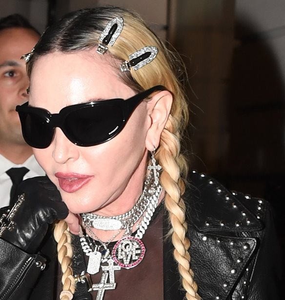 &#x397; Madonna &#x3B5;&#x3AF;&#x3BD;&#x3B1;&#x3B9; &#x3B7; &#x3C0;&#x3C1;&#x3CE;&#x3C4;&#x3B7; &#x3B3;&#x3C5;&#x3BD;&#x3B1;&#x3AF;&#x3BA;&#x3B1; &#x3BC;&#x3B5; &#x3AC;&#x3BB;&#x3BC;&#x3C0;&#x3BF;&#x3C5;&#x3BC; &#x3C0;&#x3BF;&#x3C5; &#x3C3;&#x3BA;&#x3B1;&#x3C1;&#x3C6;&#x3AC;&#x3BB;&#x3C9;&#x3C3;&#x3B1;&#x3BD; &#x3C3;&#x3B5; Top 10 &#x3BC;&#x3AD;&#x3C3;&#x3B1; &#x3C3;&#x3B5; 5 &#x3B4;&#x3B5;&#x3BA;&#x3B1;&#x3B5;&#x3C4;&#x3AF;&#x3B5;&#x3C2;