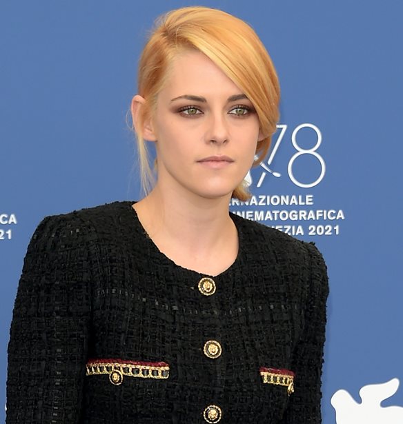 H Kristen Stewart &#x3B1;&#x3C1;&#x3C1;&#x3B1;&#x3B2;&#x3C9;&#x3BD;&#x3B9;&#x3AC;&#x3C3;&#x3C4;&#x3B7;&#x3BA;&#x3B5; &#x3C4;&#x3B7;&#x3BD; &#x3B1;&#x3B3;&#x3B1;&#x3C0;&#x3B7;&#x3BC;&#x3AD;&#x3BD;&#x3B7; &#x3C4;&#x3B7;&#x3C2; &#x3CD;&#x3C3;&#x3C4;&#x3B5;&#x3C1;&#x3B1; &#x3B1;&#x3C0;&#x3CC; 2 &#x3C7;&#x3C1;&#x3CC;&#x3BD;&#x3B9;&#x3B1; &#x3C3;&#x3C7;&#x3AD;&#x3C3;&#x3B7;&#x3C2;
