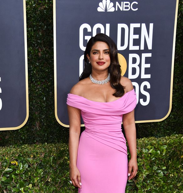 Priyanka Chopra | &#x397; &#x3C3;&#x3C4;&#x3B9;&#x3B3;&#x3BC;&#x3AE; &#x3C0;&#x3BF;&#x3C5; &#x3C3;&#x3BA;&#x3B7;&#x3BD;&#x3BF;&#x3B8;&#x3AD;&#x3C4;&#x3B7;&#x3C2; &#x3C4;&#x3B7;&#x3C2; &#x3B6;&#x3AE;&#x3C4;&#x3B7;&#x3C3;&#x3B5; &#x3BD;&#x3B1; &#x3B4;&#x3B5;&#x3AF;&#x3BE;&#x3B5;&#x3B9; &#x3C4;&#x3BF; &#x3B5;&#x3C3;&#x3CE;&#x3C1;&#x3BF;&#x3C5;&#x3C7;&#x3BF; &#x3C4;&#x3B7;&#x3C2;