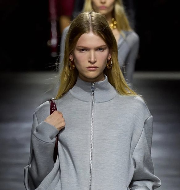&#x3A0;&#x3CE;&#x3C2; &#x3AD;&#x3BD;&#x3B1; &#x3B6;&#x3B5;&#x3C5;&#x3B3;&#x3AC;&#x3C1;&#x3B9; &#x3B3;&#x3CC;&#x3B2;&#x3B5;&#x3C2; Gucci &#x3B3;&#x3AF;&#x3BD;&#x3B5;&#x3C4;&#x3B1;&#x3B9; &#x3C3;&#x3CD;&#x3BC;&#x3B2;&#x3BF;&#x3BB;&#x3BF; &#x3B5;&#x3BD;&#x3AC;&#x3BD;&#x3C4;&#x3B9;&#x3B1; &#x3C3;&#x3C4;&#x3B9;&#x3C2; &#x3B3;&#x3C5;&#x3BD;&#x3B1;&#x3B9;&#x3BA;&#x3BF;&#x3BA;&#x3C4;&#x3BF;&#x3BD;&#x3AF;&#x3B5;&#x3C2;