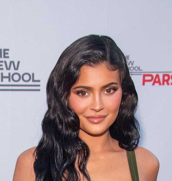 Kylie Jenner | &#x397; &#x3C0;&#x3BB;&#x3B1;&#x3C3;&#x3C4;&#x3B9;&#x3BA;&#x3AE; &#x3B5;&#x3C0;&#x3AD;&#x3BC;&#x3B2;&#x3B1;&#x3C3;&#x3B7; &#x3B3;&#x3B9;&#x3B1; &#x3C4;&#x3B7;&#x3BD; &#x3BF;&#x3C0;&#x3BF;&#x3AF;&#x3B1; &#x3BC;&#x3B5;&#x3C4;&#x3B1;&#x3BD;&#x3B9;&#x3CE;&#x3BD;&#x3B5;&#x3B9; &#x3BA;&#x3B1;&#x3B9; &#x3BF; &#x3BC;&#x3B5;&#x3B3;&#x3B1;&#x3BB;&#x3CD;&#x3C4;&#x3B5;&#x3C1;&#x3BF;&#x3C2; &#x3C6;&#x3CC;&#x3B2;&#x3BF;&#x3C2; &#x3B3;&#x3B9;&#x3B1; &#x3C4;&#x3B7;&#x3BD; &#x3BA;&#x3CC;&#x3C1;&#x3B7; &#x3C4;&#x3B7;&#x3C2;