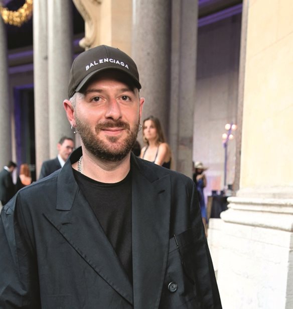 Demna Gvasalia | &#x398;&#x3B1; &#x3C4;&#x3B1; &#x3BA;&#x3B1;&#x3C4;&#x3B1;&#x3C6;&#x3AD;&#x3C1;&#x3B5;&#x3B9; &#x3C3;&#x3C4;&#x3BF;&#x3BD; &#x3BF;&#x3AF;&#x3BA;&#x3BF; Gucci;