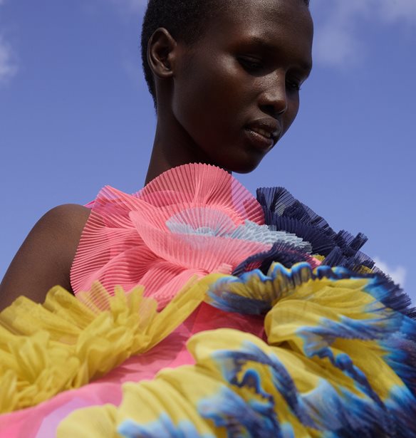 Dries Van Noten | &#x3A0;&#x3CE;&#x3C2; &#x3C3;&#x3C7;&#x3BF;&#x3BB;&#x3B9;&#x3AC;&#x3B6;&#x3B5;&#x3B9; &#x3BF; &#x3AF;&#x3B4;&#x3B9;&#x3BF;&#x3C2; &#x3C4;&#x3B7; &#x3C3;&#x3C5;&#x3BB;&#x3BB;&#x3BF;&#x3B3;&#x3AE; &#x3C4;&#x3BF;&#x3C5; &#x3B3;&#x3B9;&#x3B1; &#x3C4;&#x3B7; &#x3C3;&#x3B5;&#x3B6;&#x3CC;&#x3BD; S/S 2021