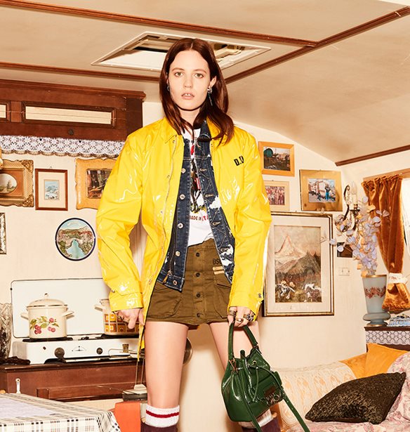 &#x39F;&#x3B9; Dsquared2 &#x3C0;&#x3B1;&#x3C1;&#x3BF;&#x3C5;&#x3C3;&#x3AF;&#x3B1;&#x3C3;&#x3B1;&#x3BD; &#x3C4;&#x3B7;&#x3BD; pre-fall 2021 &#x3C3;&#x3C5;&#x3BB;&#x3BB;&#x3BF;&#x3B3;&#x3AE; &#x3C4;&#x3BF;&#x3C5;&#x3C2;