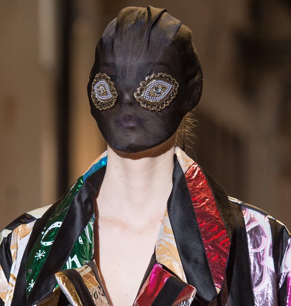 Martin Margiela | &#x397; &#x3B9;&#x3C3;&#x3C4;&#x3BF;&#x3C1;&#x3AF;&#x3B1; &#x3C0;&#x3AF;&#x3C3;&#x3C9; &#x3B1;&#x3C0;&#x3CC; &#x3C4;&#x3B7; &#x3C3;&#x3C0;&#x3AC;&#x3BD;&#x3B9;&#x3B1; &#x3C3;&#x3C5;&#x3BD;&#x3AD;&#x3BD;&#x3C4;&#x3B5;&#x3C5;&#x3BE;&#x3AE; &#x3C4;&#x3BF;&#x3C5; &#x3C3;&#x3C4;&#x3BF;&#x3BD; &#x3C3;&#x3BA;&#x3B7;&#x3BD;&#x3BF;&#x3B8;&#x3AD;&#x3C4;&#x3B7; Reiner Holzemer