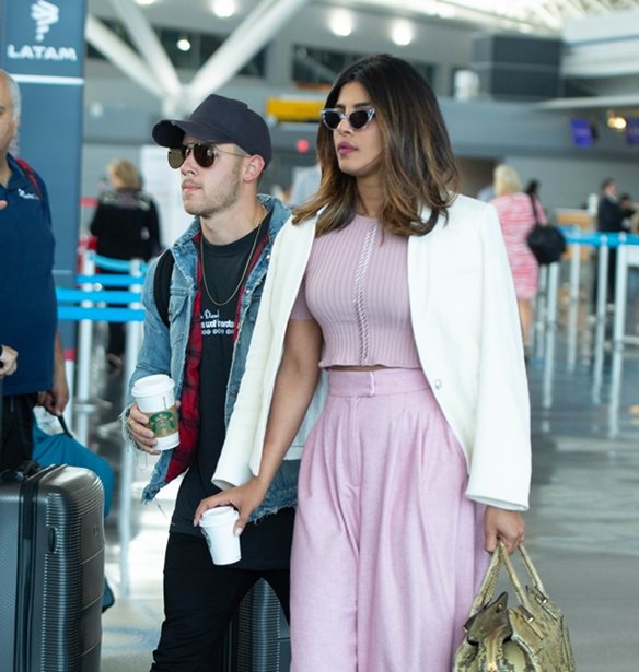 &#x3A0;&#x3BF;&#x3CD; &#x3B1;&#x3C0;&#x3B1;&#x3B8;&#x3B1;&#x3BD;&#x3AC;&#x3C4;&#x3B9;&#x3C3;&#x3B5; &#x3BF; &#x3C6;&#x3C9;&#x3C4;&#x3BF;&#x3B3;&#x3C1;&#x3B1;&#x3C6;&#x3B9;&#x3BA;&#x3CC;&#x3C2; &#x3C6;&#x3B1;&#x3BA;&#x3CC;&#x3C2; &#x3C4;&#x3BF;&#x3BD; Nick Jonas &#x3BA;&#x3B1;&#x3B9; &#x3C4;&#x3B7;&#x3BD; Priyanka Chopra