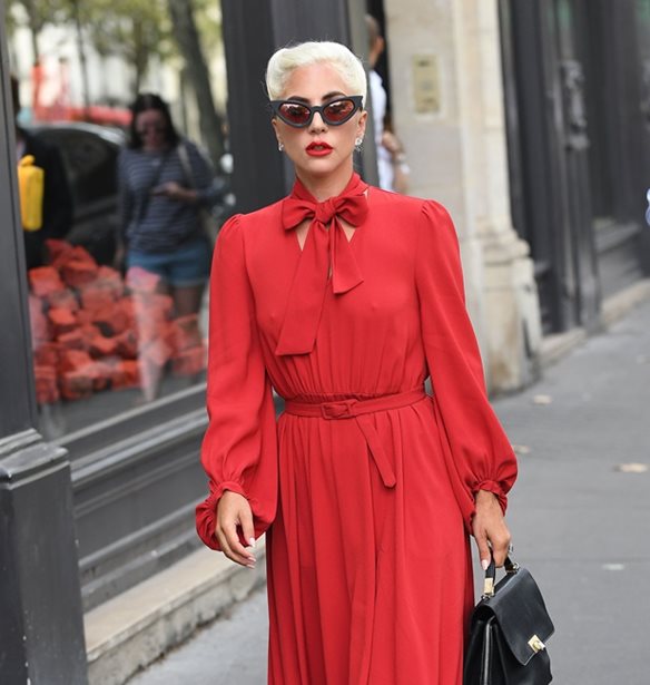 Lady Gaga: &#x3A0;&#x3BF;&#x3CD; &#x3C4;&#x3B7;&#x3BD; &#x3B1;&#x3C0;&#x3B1;&#x3B8;&#x3B1;&#x3BD;&#x3AC;&#x3C4;&#x3B9;&#x3C3;&#x3B5; &#x3BF; &#x3C6;&#x3C9;&#x3C4;&#x3BF;&#x3B3;&#x3C1;&#x3B1;&#x3C6;&#x3B9;&#x3BA;&#x3CC;&#x3C2; &#x3C6;&#x3B1;&#x3BA;&#x3CC;&#x3C2;;