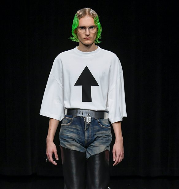 &#x397; &#x3BD;&#x3AD;&#x3B1; &#x3C3;&#x3C5;&#x3BB;&#x3BB;&#x3BF;&#x3B3;&#x3AE; &#x3C4;&#x3BF;&#x3C5; &#x3BF;&#x3AF;&#x3BA;&#x3BF;&#x3C5; Balenciaga &#x3B8;&#x3B1; &#x3C0;&#x3B1;&#x3C1;&#x3BF;&#x3C5;&#x3C3;&#x3B9;&#x3B1;&#x3C3;&#x3C4;&#x3B5;&#x3AF; &#x3C3;&#x3B5; &#x3BC;&#x3BF;&#x3C1;&#x3C6;&#x3AE; video game