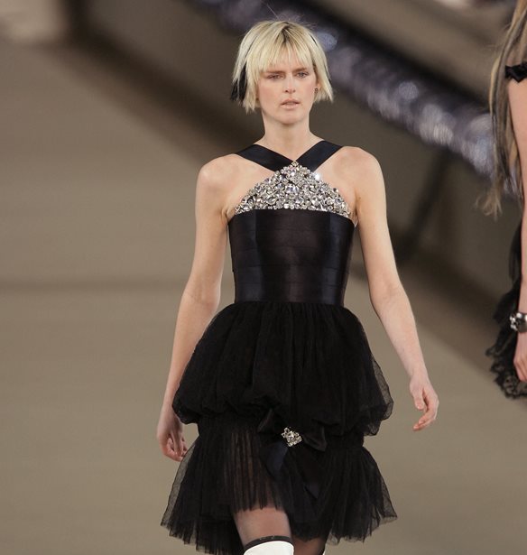 Stella Tennant | &#x39F; &#x3B8;&#x3AC;&#x3BD;&#x3B1;&#x3C4;&#x3CC;&#x3C2; &#x3C4;&#x3B7;&#x3C2; &#x3BF;&#x3C6;&#x3B5;&#x3AF;&#x3BB;&#x3B5;&#x3C4;&#x3B1;&#x3B9; &#x3C3;&#x3B5; &#x3B1;&#x3C5;&#x3C4;&#x3BF;&#x3BA;&#x3C4;&#x3BF;&#x3BD;&#x3AF;&#x3B1;