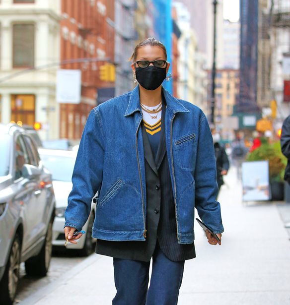 H Bella Hadid &#x3C0;&#x3AD;&#x3C4;&#x3C5;&#x3C7;&#x3B5; &#x3C4;&#x3BF; &#x3C4;&#x3AD;&#x3BB;&#x3B5;&#x3B9;&#x3BF; layering