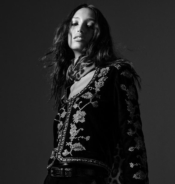 &#x391;&#x3C5;&#x3C4;&#x3AE; &#x3B7; embellished &#x3B2;&#x3B5;&#x3BB;&#x3BF;&#x3CD;&#x3B4;&#x3B9;&#x3BD;&#x3B7; &#x3B6;&#x3B1;&#x3BA;&#x3AD;&#x3C4;&#x3B1; &#x3B1;&#x3C0;&#x3CC; &#x3C4;&#x3B7; Zara &#x3B5;&#x3AF;&#x3BD;&#x3B1;&#x3B9; &#x3C4;&#x3BF; &#x3BC;&#x3BF;&#x3BD;&#x3B1;&#x3B4;&#x3B9;&#x3BA;&#x3CC; statement piece &#x3C0;&#x3BF;&#x3C5; &#x3C7;&#x3C1;&#x3B5;&#x3B9;&#x3AC;&#x3B6;&#x3B5;&#x3C3;&#x3B1;&#x3B9; &#x3B1;&#x3C5;&#x3C4;&#x3CC;&#x3BD; &#x3C4;&#x3BF; &#x3C7;&#x3B5;&#x3B9;&#x3BC;&#x3CE;&#x3BD;&#x3B1;