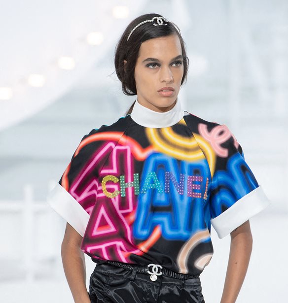 Chanel | &#x39F; &#x3BF;&#x3AF;&#x3BA;&#x3BF;&#x3C2; &#x3BC;&#x3B5; &#x3C4;&#x3B7; &#x3BC;&#x3B5;&#x3B3;&#x3B1;&#x3BB;&#x3CD;&#x3C4;&#x3B5;&#x3C1;&#x3B7; &#x3B1;&#x3C0;&#x3AE;&#x3C7;&#x3B7;&#x3C3;&#x3B7; &#x3C3;&#x3C4;&#x3BF; Instagram &#x3BA;&#x3B1;&#x3C4;&#x3AC; &#x3C4;&#x3B7; &#x3B4;&#x3B9;&#x3AC;&#x3C1;&#x3BA;&#x3B5;&#x3B9;&#x3B1; &#x3C4;&#x3C9;&#x3BD; fashion weeks