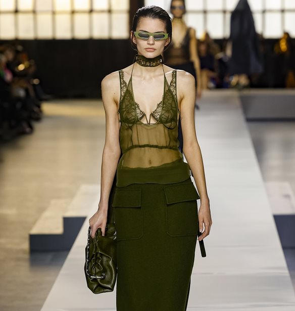 &#x39A;&#x3AF;&#x3BD;&#x3B1; | &#x3A0;&#x3CE;&#x3C2; &#x3B7; &#x3B5;&#x3C0;&#x3B9;&#x3B2;&#x3C1;&#x3AC;&#x3B4;&#x3C5;&#x3BD;&#x3C3;&#x3B7; &#x3C4;&#x3B7;&#x3C2; &#x3BF;&#x3B9;&#x3BA;&#x3BF;&#x3BD;&#x3BF;&#x3BC;&#x3AF;&#x3B1;&#x3C2; &#x3C4;&#x3B7;&#x3C2; &#x3B8;&#x3B1; &#x3B1;&#x3BB;&#x3BB;&#x3AC;&#x3BE;&#x3B5;&#x3B9; &#x3C4;&#x3B7;&#x3BD; &#x3C0;&#x3BF;&#x3BB;&#x3C5;&#x3C4;&#x3AD;&#x3BB;&#x3B5;&#x3B9;&#x3B1;