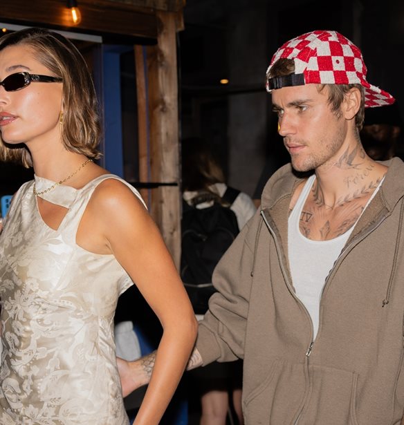 Hailey Bieber | &#x3A4;&#x3BF; &#x3BC;&#x3AF;&#x3BD;&#x3B9; floral &#x3C0;&#x3BF;&#x3C5; &#x3B5;&#x3C0;&#x3AD;&#x3BB;&#x3B5;&#x3BE;&#x3B5; &#x3B3;&#x3B9;&#x3B1; &#x3C4;&#x3B7;&#x3BD; &#x3AD;&#x3BE;&#x3BF;&#x3B4;&#x3CC; &#x3C4;&#x3B7;&#x3C2; &#x3BC;&#x3B5; &#x3C4;&#x3BF;&#x3BD; Justin Bieber