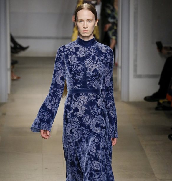 Tapestry | 10 looks επιβεβαιώνουν ακόμα ένα μεγάλο trend