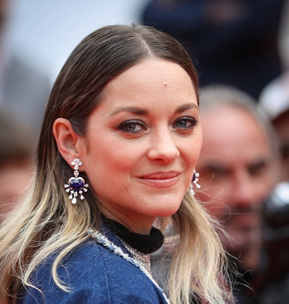 &#x38C;&#x3BB;&#x3BF;&#x3B9; &#x3BC;&#x3B9;&#x3BB;&#x3BF;&#x3CD;&#x3BD; &#x3B3;&#x3B9;&#x3B1; &#x3B1;&#x3C5;&#x3C4;&#x3AE; &#x3C4;&#x3B7;&#x3BD; &#x3B5;&#x3BC;&#x3C6;&#x3AC;&#x3BD;&#x3B9;&#x3C3;&#x3B7; &#x3C4;&#x3B7;&#x3C2; Marion Cotillard &#x3C3;&#x3C4;&#x3B9;&#x3C2; &#x39A;&#x3AC;&#x3BD;&#x3BD;&#x3B5;&#x3C2;