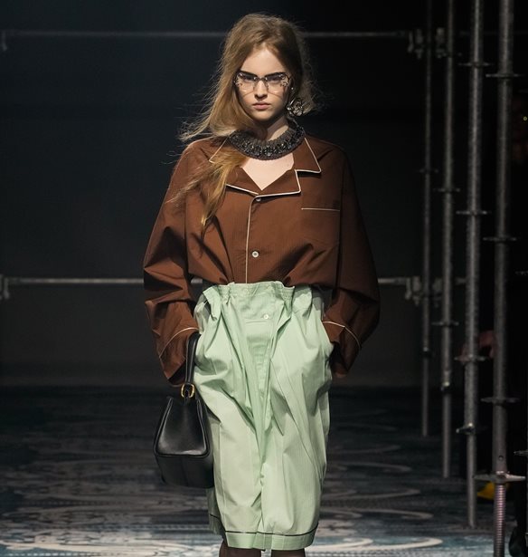 Prada F/W 25-26 | Miuccia &#x3BA;&#x3B1;&#x3B9; Raf &#x3B5;&#x3C0;&#x3B1;&#x3BD;&#x3B1;&#x3C0;&#x3C1;&#x3BF;&#x3C3;&#x3B4;&#x3B9;&#x3BF;&#x3C1;&#x3AF;&#x3B6;&#x3BF;&#x3C5;&#x3BD; &#x3C4;&#x3B7; &#x3B8;&#x3B7;&#x3BB;&#x3C5;&#x3BA;&#x3CC;&#x3C4;&#x3B7;&#x3C4;&#x3B1;
