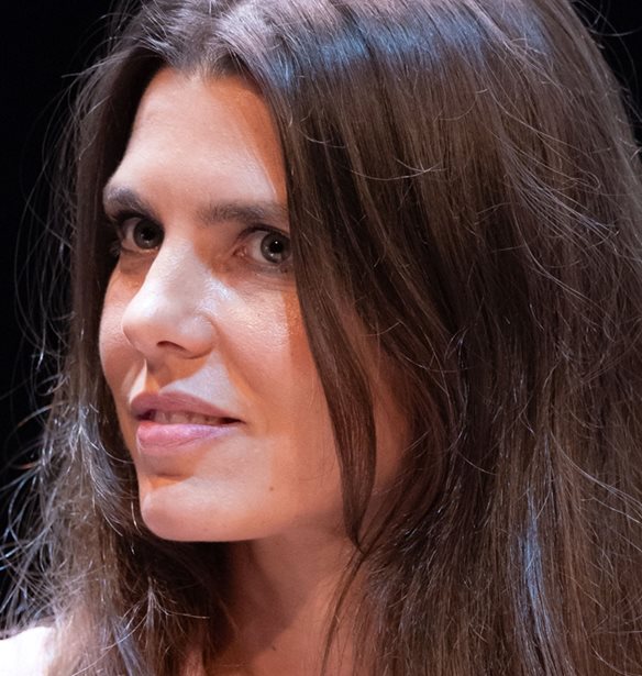 Charlotte Casiraghi | &#x3A3;&#x3C5;&#x3BD;&#x3CC;&#x3B4;&#x3B5;&#x3C5;&#x3C3;&#x3B5; &#x3C4;&#x3B7; &#x3BC;&#x3B7;&#x3C4;&#x3AD;&#x3C1;&#x3B1; &#x3C4;&#x3B7;&#x3C2; &#x3C3;&#x3B5; &#x3C4;&#x3B5;&#x3BB;&#x3B5;&#x3C4;&#x3AE; &#x3B2;&#x3C1;&#x3B1;&#x3B2;&#x3B5;&#x3AF;&#x3C9;&#x3BD; &#x3C3;&#x3C4;&#x3BF; &#x39C;&#x3BF;&#x3BD;&#x3B1;&#x3BA;&#x3CC;